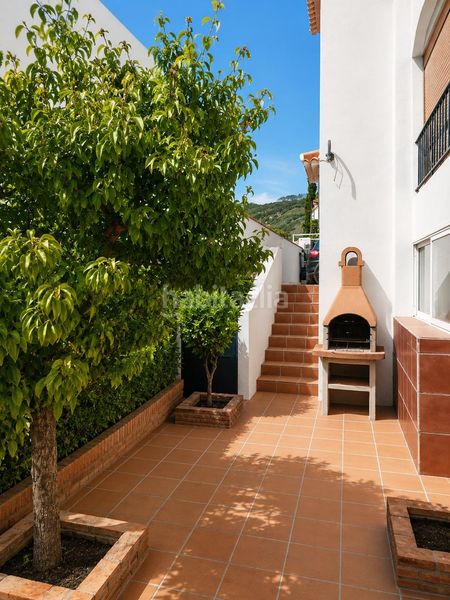 Foto f2df1289-ceba-434d-83cb-f58ae5a7677d. Xalet amb aparcament piscina a Padul
