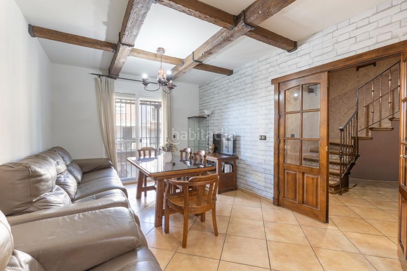 Foto 8a7c25a7-dddf-4b4d-92d8-7098f19bebf5. Casa amb aparcament a Alfacar