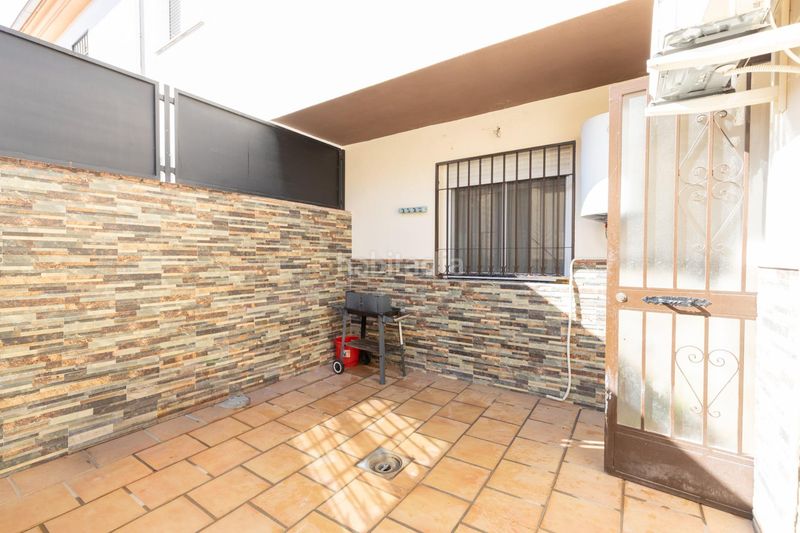 Foto b7939fa6-acfd-4c1a-b495-e5bc130cc4a9. Casa amb aparcament a Alfacar