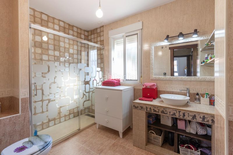 Foto bb222497-282b-4a65-ab63-cd2664005d6f. Casa amb aparcament a Alfacar