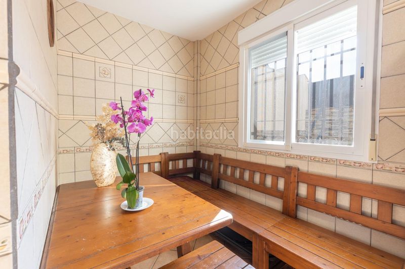 Foto d3486ca2-c810-4eb8-b89e-3a6391467d12. Casa amb aparcament a Alfacar