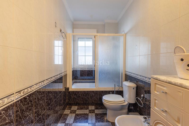 Foto ebba9b37-c087-4400-a11e-7de2c39a147d. Casa adossada amb calefacció aparcament a Padul