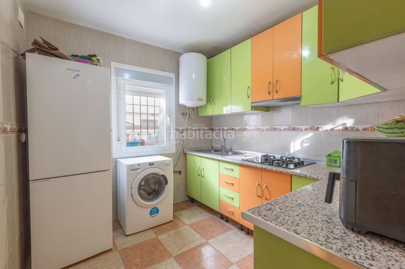 Foto 577b54e2-08da-4a65-89b2-8ad98b98ac45. Casa adossada a Guadix