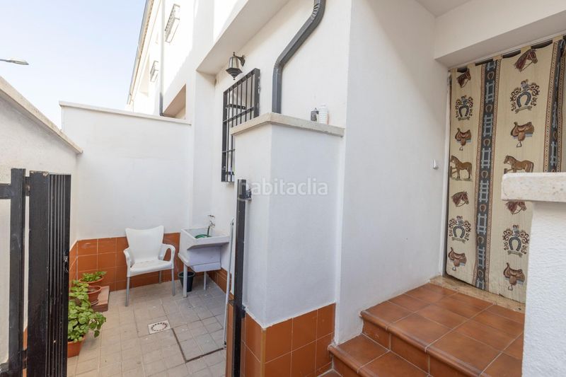 Foto a35569d6-0c57-4bbb-a8a3-37014329c543. Casa adossada a Guadix