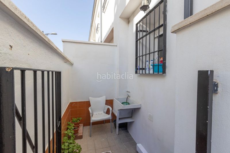 Foto ed5bed8c-e455-48ba-975b-fee7f81b30cc. Casa adossada a Guadix