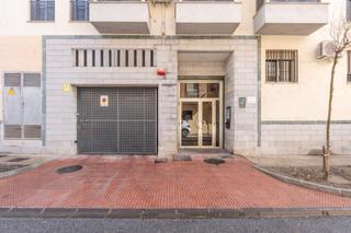 Piso  Calle enrique granados. Precioso piso de 3 dormitorios, 2 baños, balcón y 2 plazas de ga