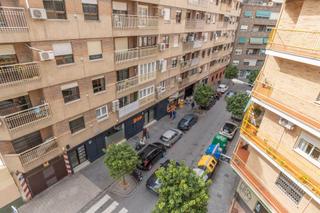 Pis  Calle solarillo de gracia. Precioso piso de 173 m2 con de 5 habitaciones, 2 salones, terraz