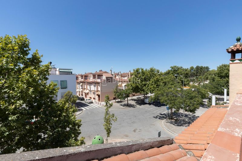 Foto c56c317d-5c2c-436d-aa98-fca8e884d9ac. Casa amb calefacció aparcament piscina a Joaquina Eguaras Granada