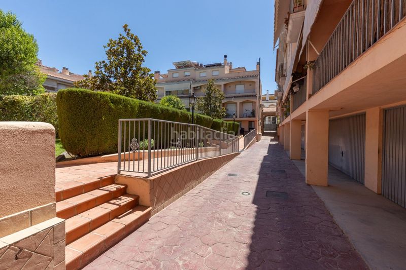 Foto fdebaadb-c4e1-443f-aa9c-9003c708a2d6. Casa amb calefacció aparcament piscina a Joaquina Eguaras Granada