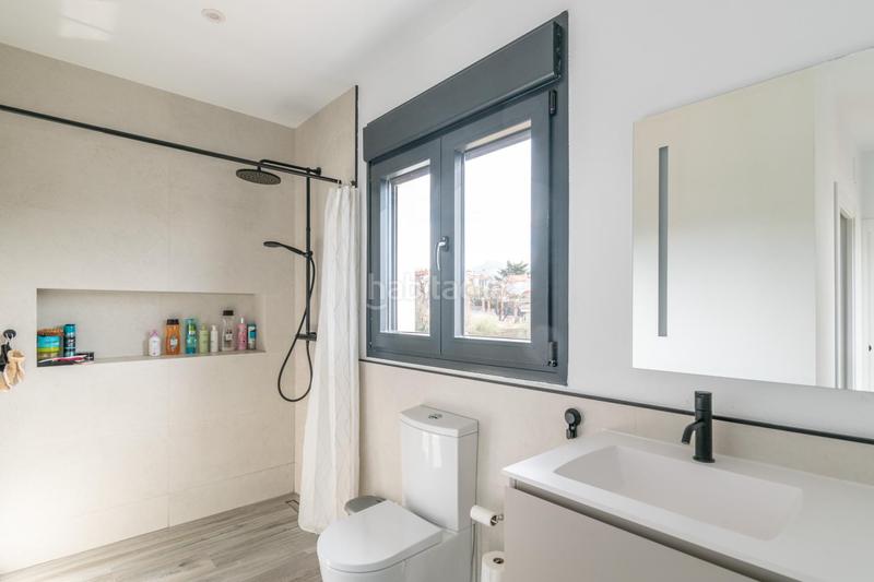 Foto a12325db-2d78-4dea-96ce-03769dae7b80. Chalet  nueva construcción . 5 dormitorios ,3 baños. en Otura
