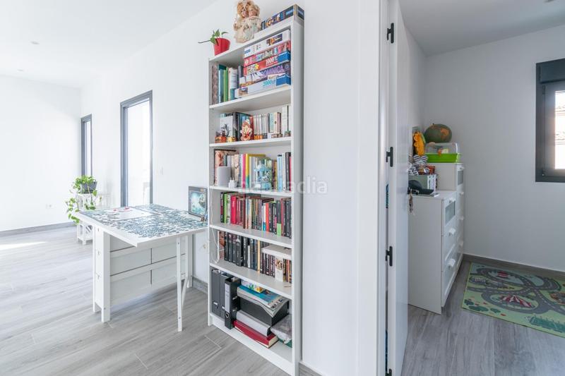 Foto bd88fdbb-a183-4dc3-9612-8b499919017f. Chalet  nueva construcción . 5 dormitorios ,3 baños. en Otura