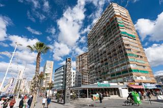 Pis a Playa Levante. Fabuloso piso en primera línea de playa de levante con excelente