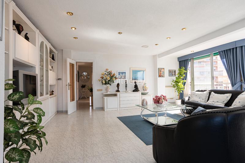 Foto 05cee6c7-0244-47d1-8f57-9f4b43fbeb68. Pis amb piscina a Playa Levante Benidorm