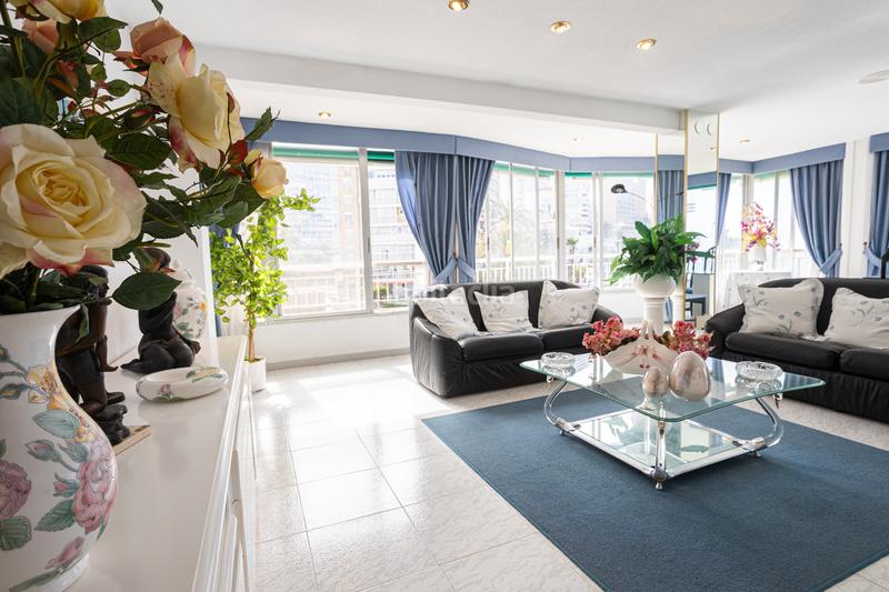 Foto 435e3414-f398-426e-8566-5c48312b47f8. Pis amb piscina a Playa Levante Benidorm