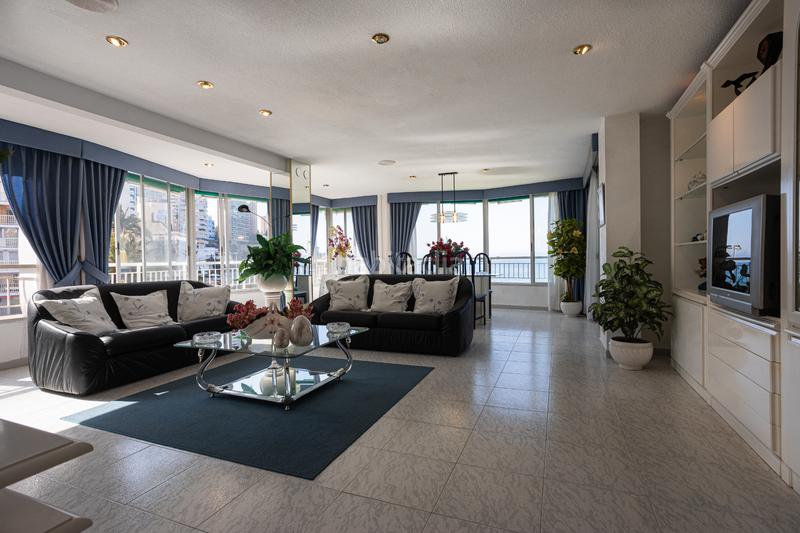 Foto 8da7b6a5-7fe1-4b78-8cff-9df4b247b502. Pis amb piscina a Playa Levante Benidorm