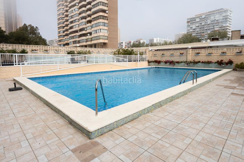 Foto c6ae2a06-bc58-49c4-9b27-98bc114a0d05. Pis amb piscina a Playa Levante Benidorm