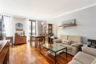 Appartamento in Carrer d'amigó, barcelona, spain. Elegancia clásica reinventada en finca regia con ascensor