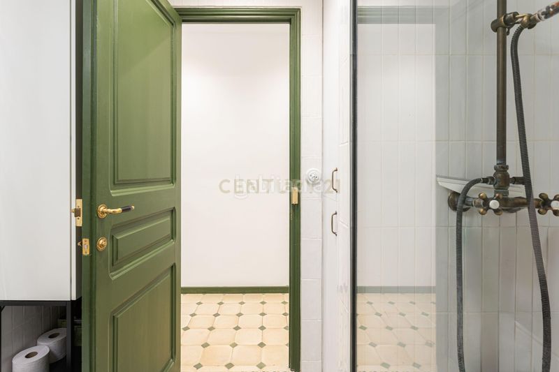 Foto 80c8b34d-e855-42c1-aeb0-ec8217526e2a. Appartement in calle de sicília in Sagrada Família Barcelona