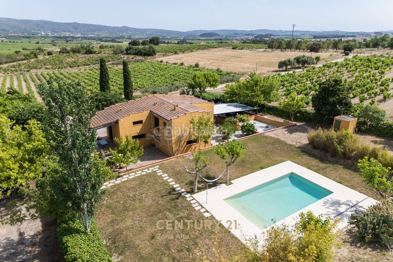 Foto bf6f6025-9d7f-4404-b18b-caba0958db1a. Casa a cal farines a Castellví de la Marca