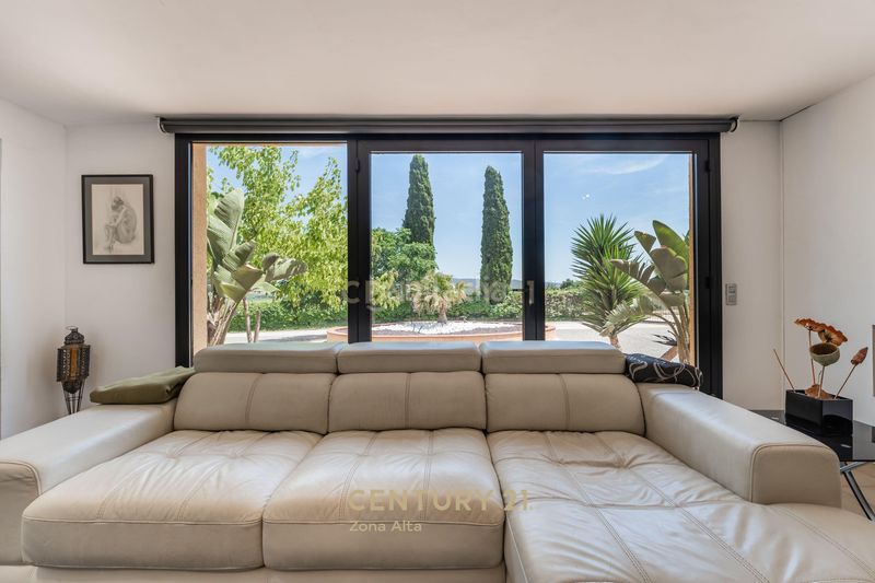 Foto c6d145c9-5570-4e1e-af50-37052c5fa541. Casa a cal farines a Castellví de la Marca