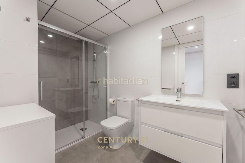Foto 6bc3e607-0b94-4caf-ba29-1ff834c281c7. Edifici a av. europa a La Girada Vilafranca del Penedès