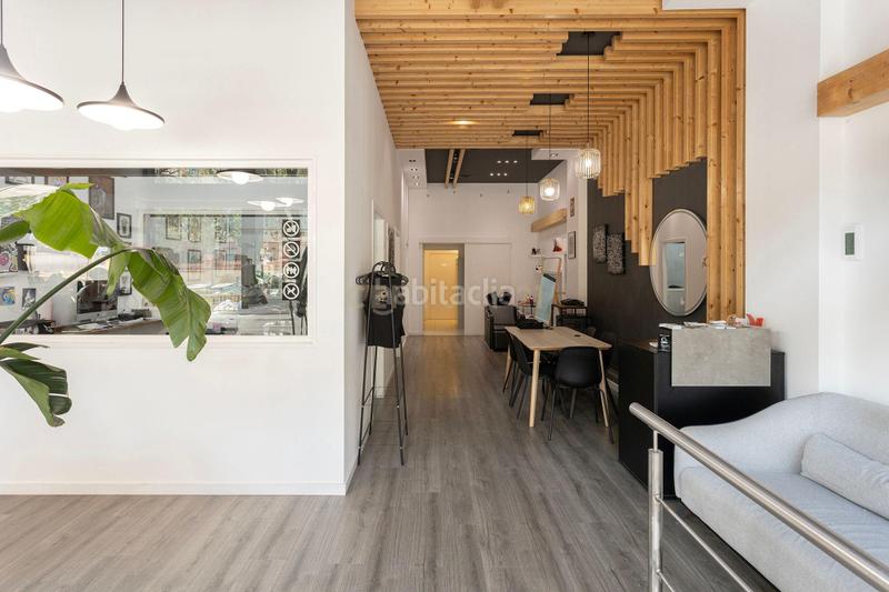 Foto 162777b6-8446-4387-a320-57e87680f33f. Oficina a carrer del torrent de l'olla a Vila de Gràcia Barcelona