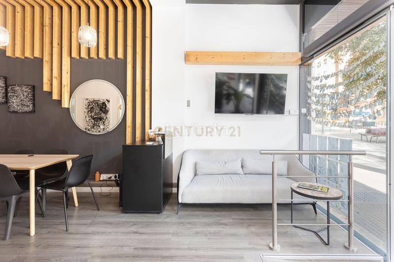 Foto 2e66cdbd-2c4d-4514-8a04-d075ed7538e6. Oficina a carrer del torrent de l'olla a Vila de Gràcia Barcelona