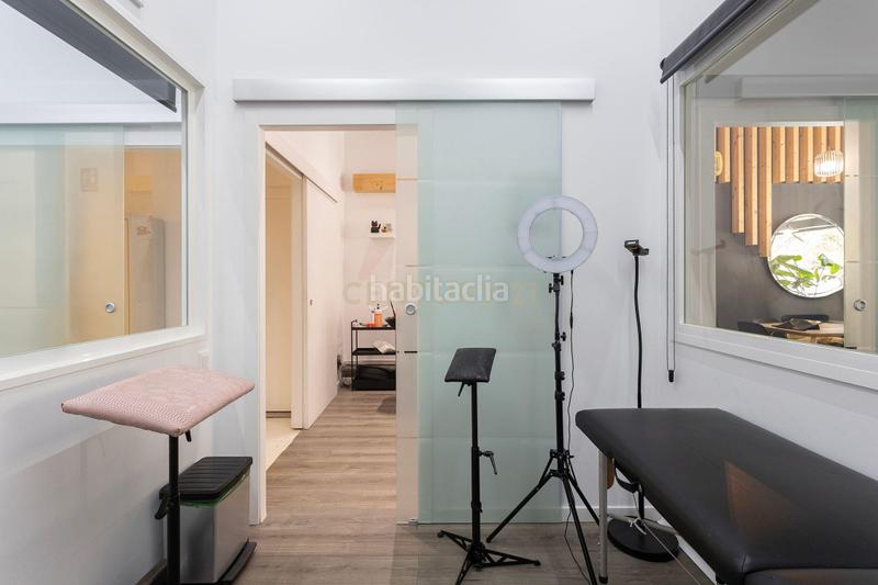 Foto 3b84c473-d881-40d8-b5ce-96b523380f71. Oficina a carrer del torrent de l'olla a Vila de Gràcia Barcelona