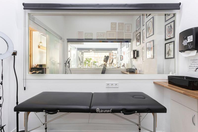 Foto 3e81b88c-ceb2-4909-8e14-ab61a0dfc90a. Oficina a carrer del torrent de l'olla a Vila de Gràcia Barcelona