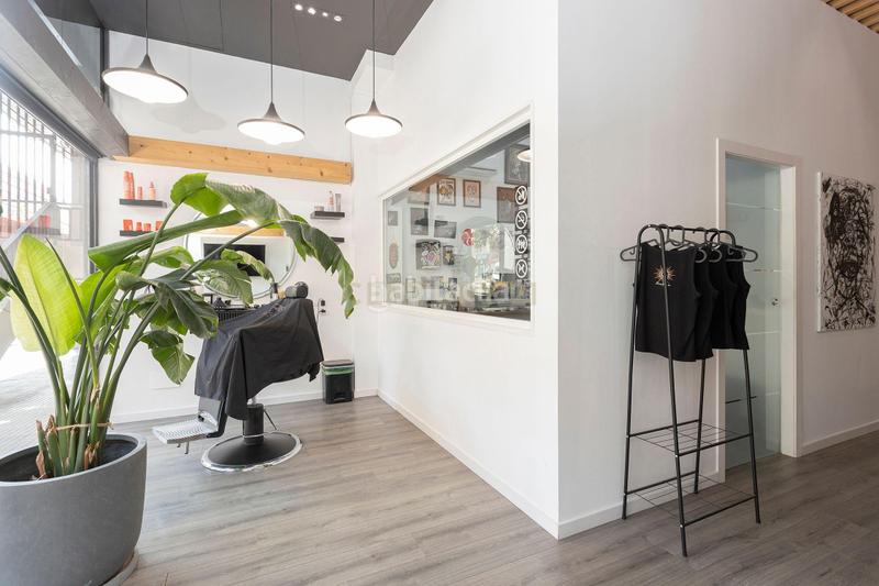 Foto a097394d-6980-4e3a-92c0-6eb335bfc3d2. Oficina a carrer del torrent de l'olla a Vila de Gràcia Barcelona