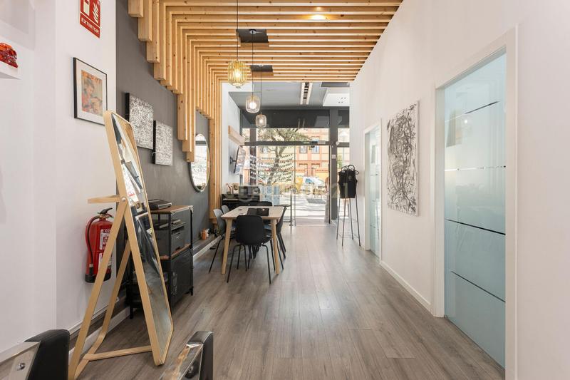 Foto d7501720-f39c-4bf3-a37b-2d326d1d6dd9. Oficina a carrer del torrent de l'olla a Vila de Gràcia Barcelona