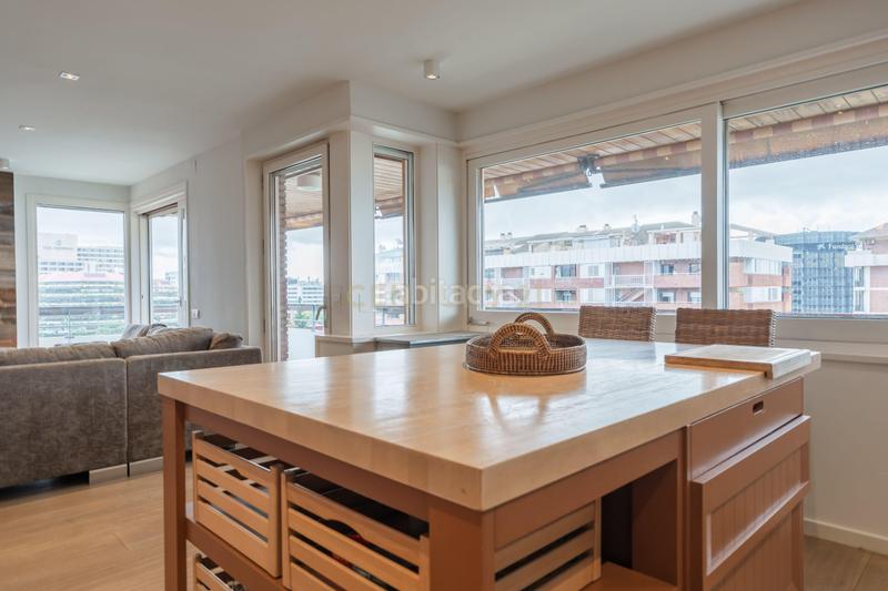 Foto 8d6e4edd-7f38-430c-86cf-fedd60e7297d. Lloguer apartament a carrer del doctor ferran a Pedralbes Barcelona