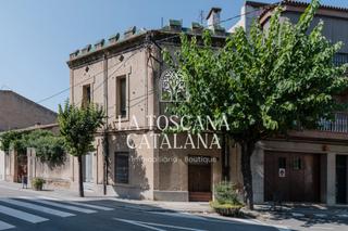 Casa aparellada  Avinguda del doctor furest i roca. Joia modernista amb jardí privat - gran oportunitat d'inversió
