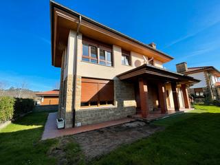 Xalet a Barrio ibio 12a. Chalet impresionante en mazcuerras — a solo 20 minutos de comill