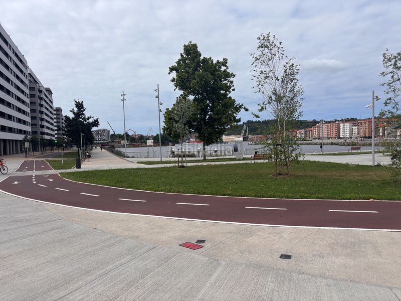 Foto 97da0ea2-aa6f-436d-97a6-97c44df42538. Àtic a altos hornos de vizcaya hiribidea 17 a Lasesarre Barakaldo