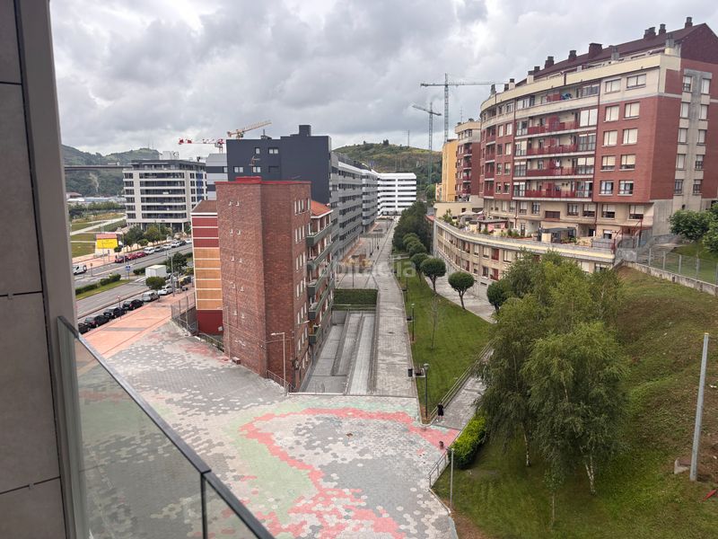 Foto c2e1139d-6c41-4766-a585-98d62ef13143. Àtic a altos hornos de vizcaya hiribidea 17 a Lasesarre Barakaldo