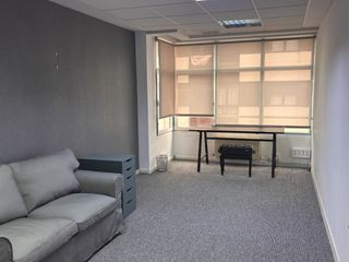 Alquiler Oficina  Ibaigane kalea 15. Céntrica oficina accesible junto al metro