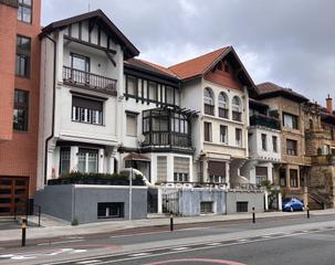 Casa adossada  Zugatzarte etorbidea. Adosado para reformar en avda. zugatzarte
