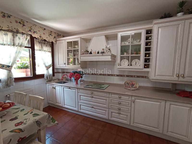 Foto 37d8dddf-5d7e-4f63-97f1-1b65c292e39f. Chalet en calle de montecerredo 13 chalet adosado en urbanización montecerredo en Castro - Urdiales