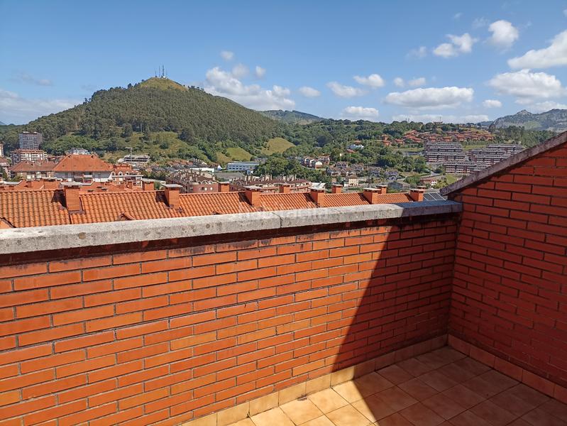 Foto 861f19b7-1695-4f66-9527-e85d750e59c2. Chalet en calle de montecerredo 13 chalet adosado en urbanización montecerredo en Castro - Urdiales