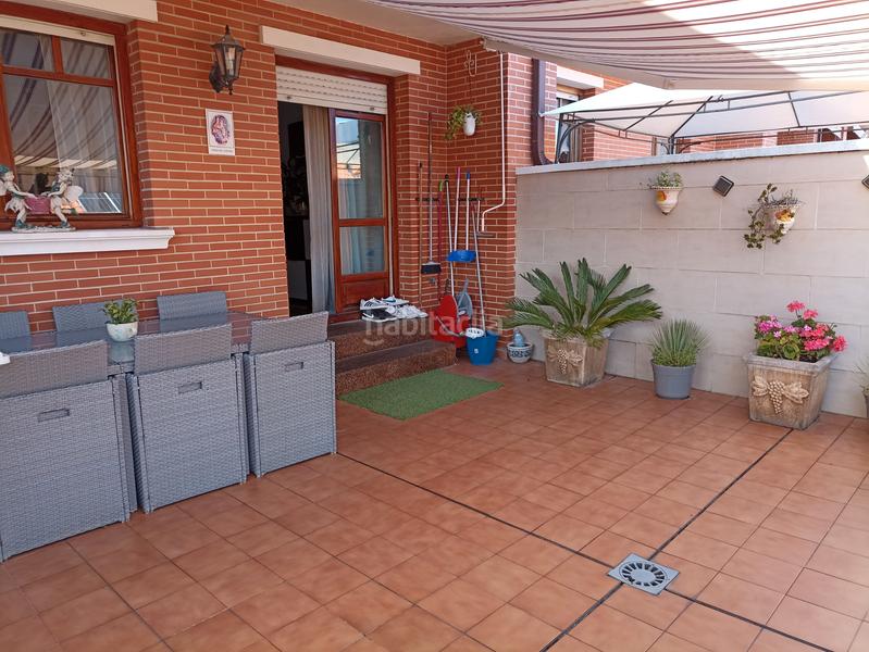 Foto cb81ca07-6714-43ca-9ee8-e1fe3d82c4a8. Chalet en calle de montecerredo 13 chalet adosado en urbanización montecerredo en Castro - Urdiales