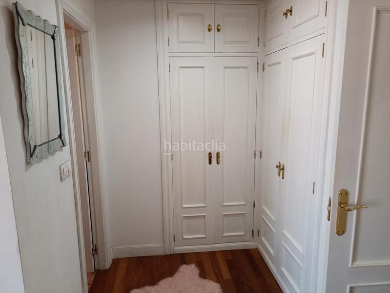 Foto fc5d2a81-44df-4780-bb63-6ddecd28d80d. Chalet en calle de montecerredo 13 chalet adosado en urbanización montecerredo en Castro - Urdiales