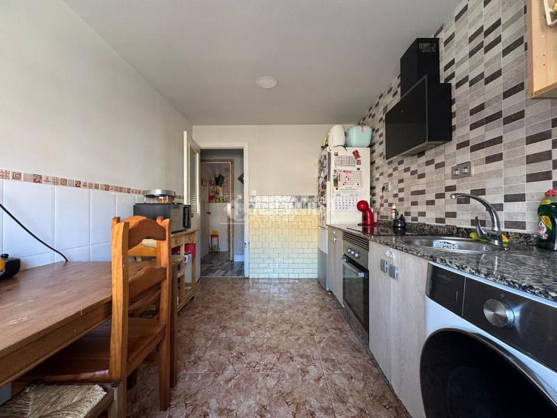 Foto 50ad10b5-22bb-43ef-af33-1005196dc9e8. Piso  en venta en Pumarín Gijón