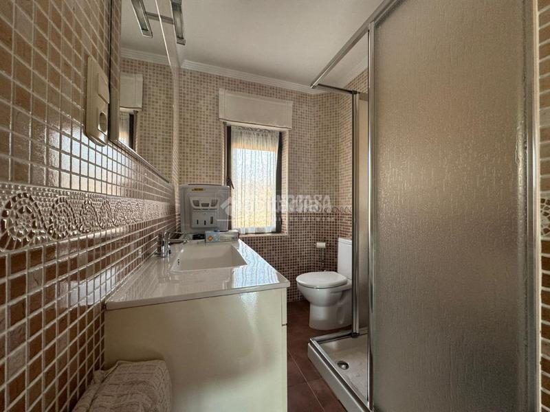 Foto ac852f75-716a-4d43-94a1-ffc07a987f74. Piso  en venta en Pumarín Gijón