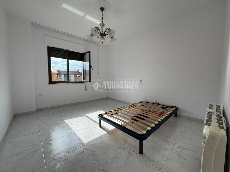 Foto e73ef942-c9f0-4a6b-b62e-4791ef9a59b3. Piso  en venta en Pumarín Gijón