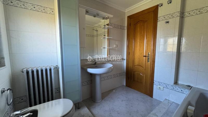 Foto ce935f1c-1cfc-42a8-ba8c-506dcb9664a8. Maison dans La Pedrera Gijón