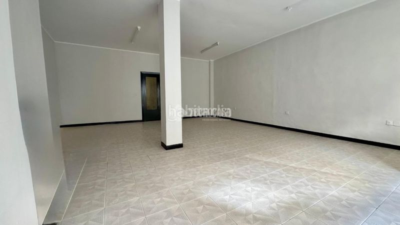 Foto 3cf3cc5b-e297-4f70-a5fe-7d4bb8351e2f. Local comercial a Pumarín Gijón