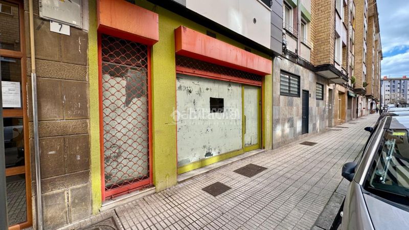 Foto ec9ca65a-5d54-4157-8247-b8e01348f736. Local comercial a Pumarín Gijón