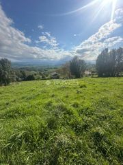 Wohngrundstück in La Pola Siero. Terrenos en venta en siero