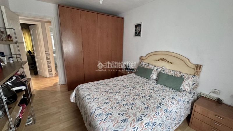 Foto a00e3da5-dd02-4810-bd37-16c2d483a3a3. Pis amb calefacció a Pumarín Gijón